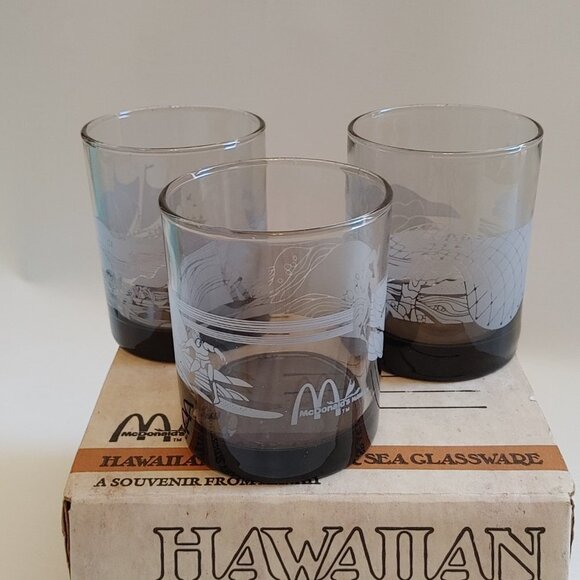 VINTAGE McDonald's Hawaii Sea Glasses Comes with 3 Smokey Glasses McDonald's Haw - Picture 3 of 11